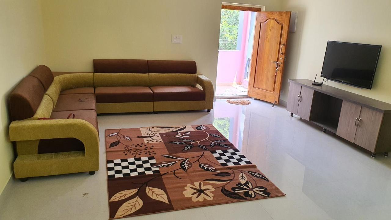 Tirupati Homestay - Apartments Luaran gambar